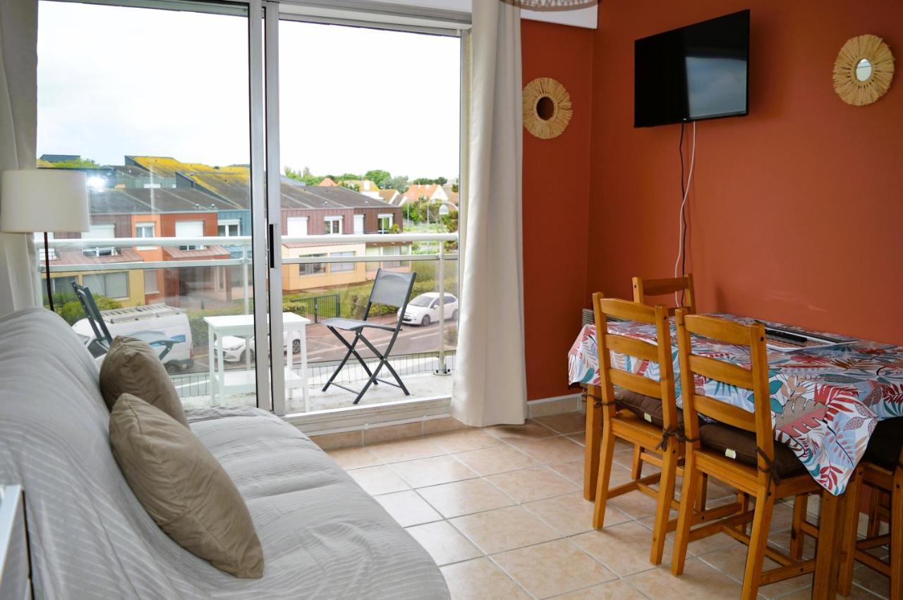 Appartement Au Pied De La Plage - Balcon - Parking Courseulles-sur-Mer Bagian luar foto