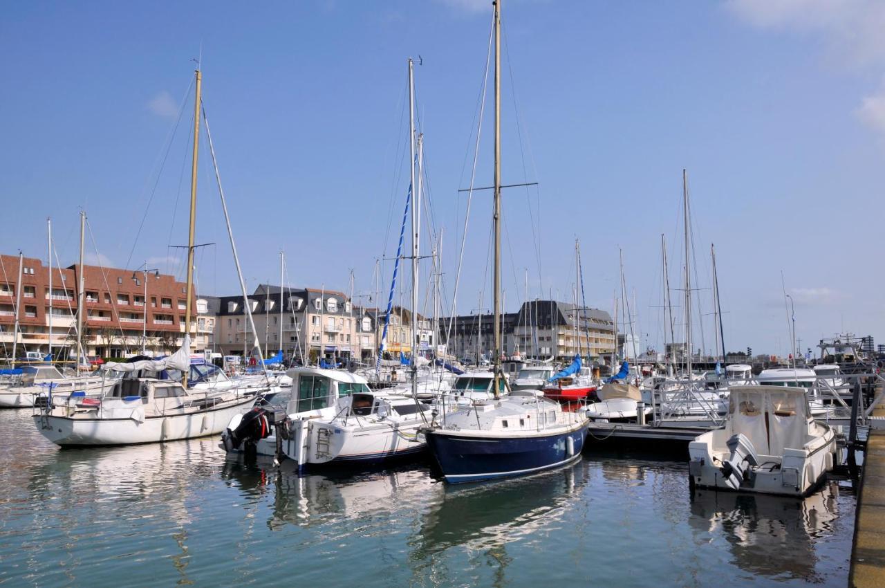 Appartement Au Pied De La Plage - Balcon - Parking Courseulles-sur-Mer Bagian luar foto