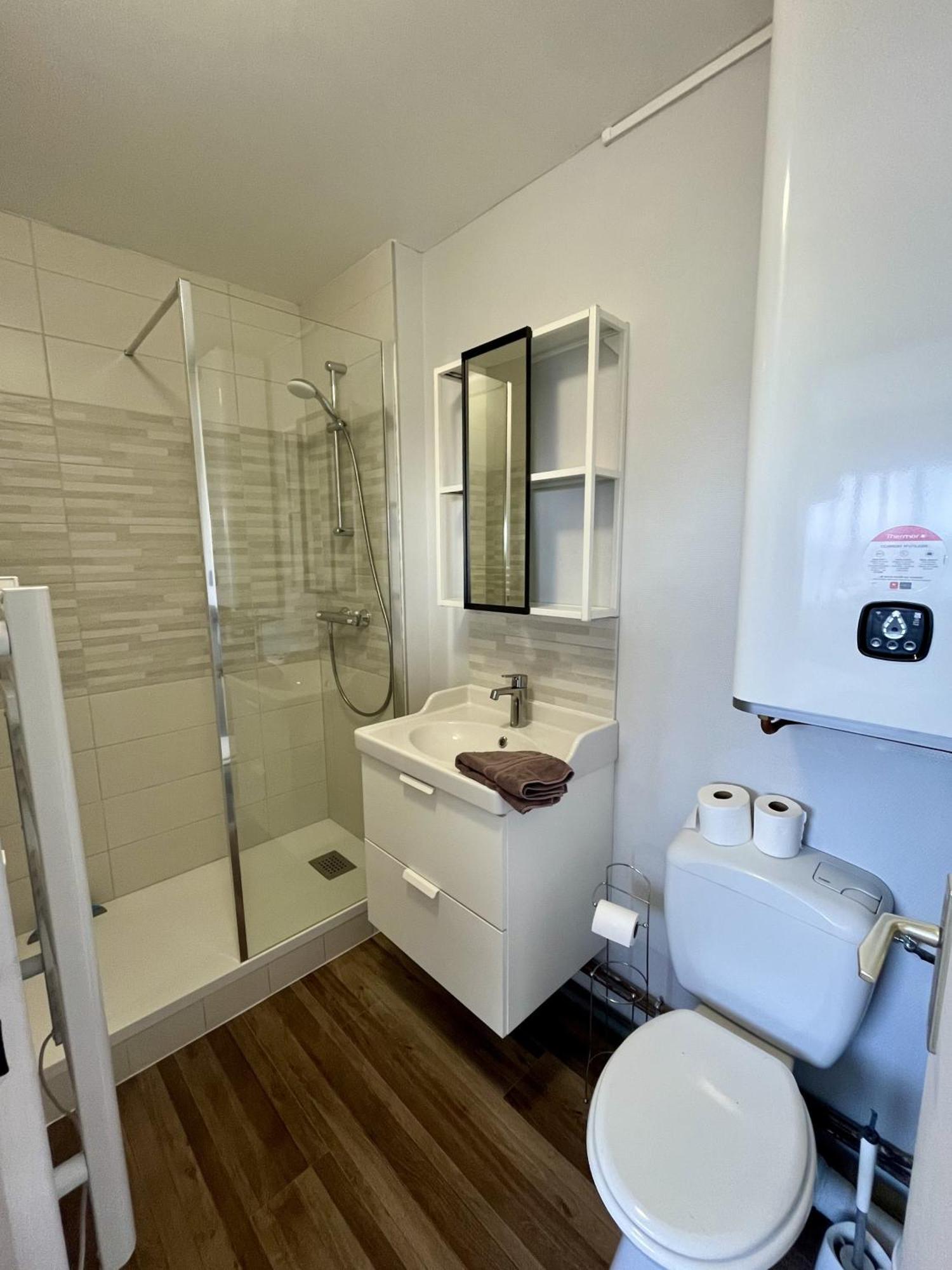 Appartement Au Pied De La Plage - Balcon - Parking Courseulles-sur-Mer Bagian luar foto